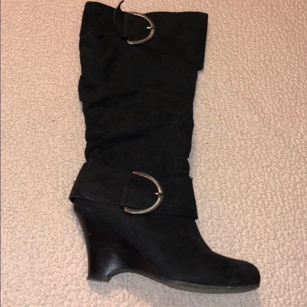Black wedge boots